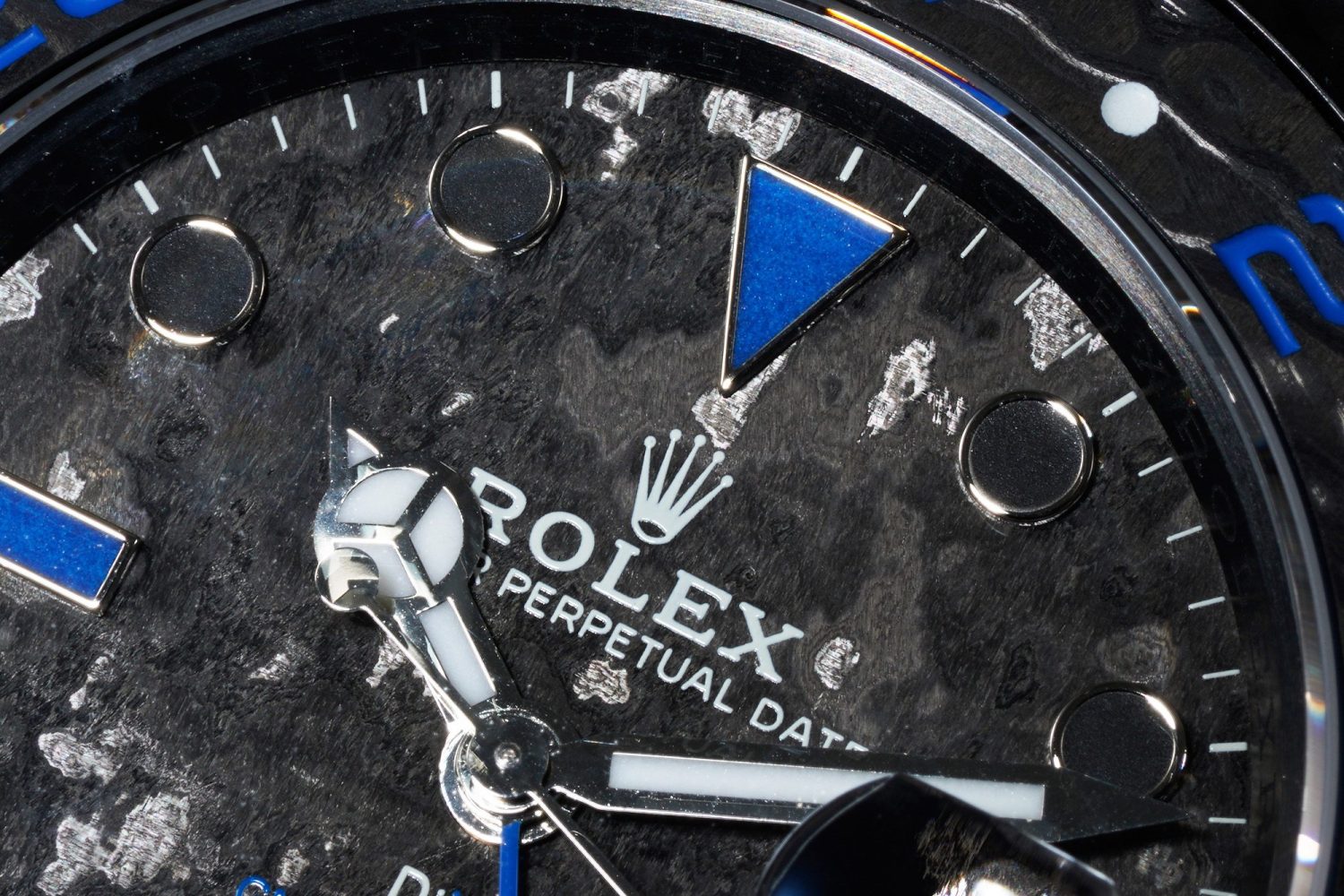GMT DIW Carbon VSF 1:1 Best Edition Black/Blue Black Dial on Black Nylon Strap VR3186 CHS - Image 4