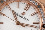 Lady Royal Oak 33mm RG 8F 1:1 Best Edition White Dial Diamonds Bezel on RG Bracelet Swiss Quartz Super Clone Watch - Image 7